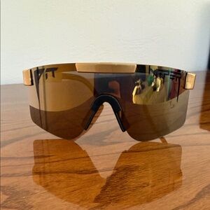 Viper Pit Sunglasses - black and gold - excellent condition